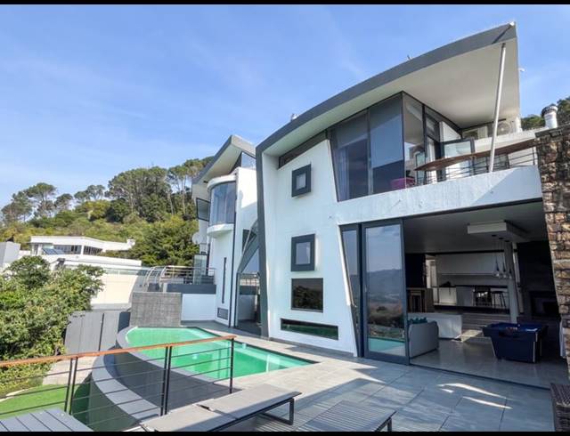 6 BEDROOM HOUSE FOR SALE IN HOOG EN DROOG